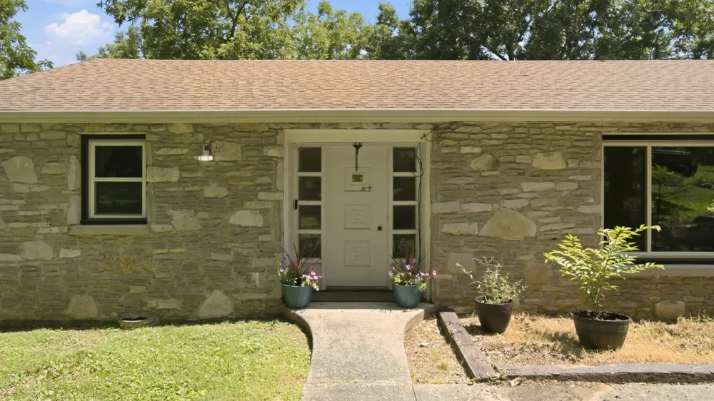 215 Wallace Dr Fayetteville, TN 37334