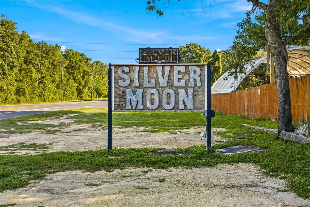 3025 S US HIGHWAY 41 Dunnellon, FL 34432
