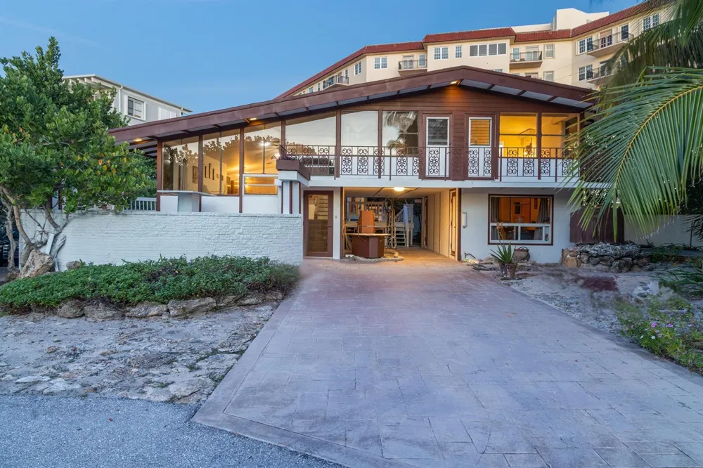 3490 S Ocean Boulevard South Palm Beach, FL 33480