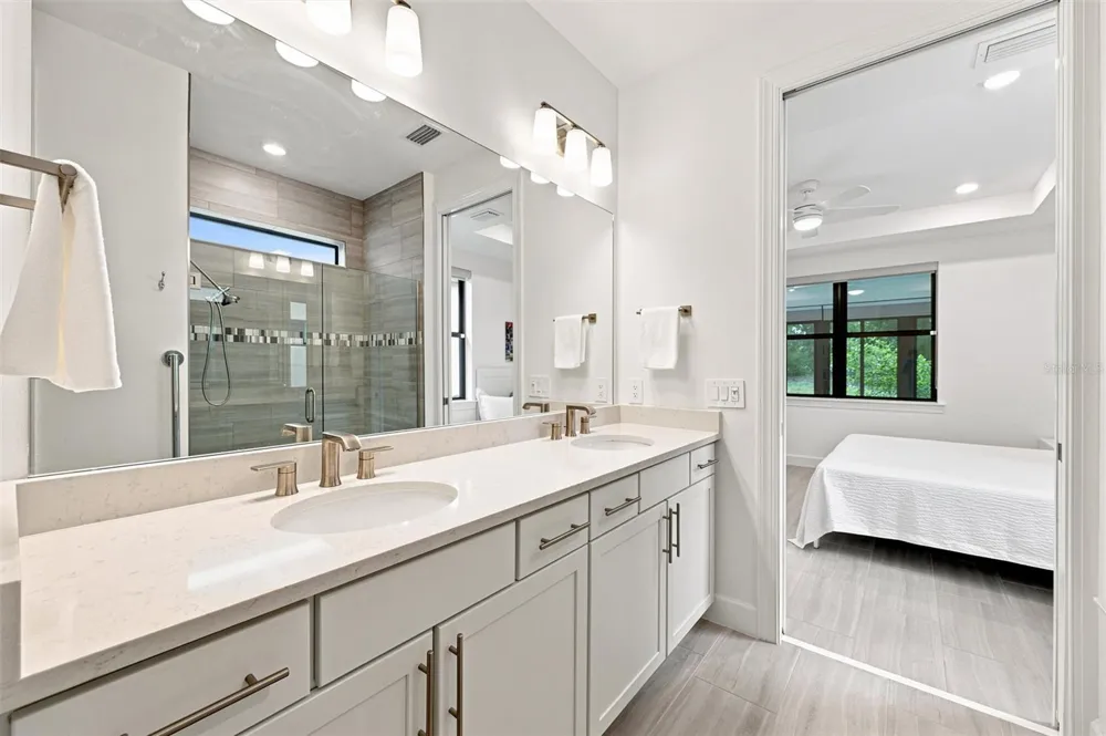 6713 ALSTEAD CIRCLE Bradenton, FL 34202