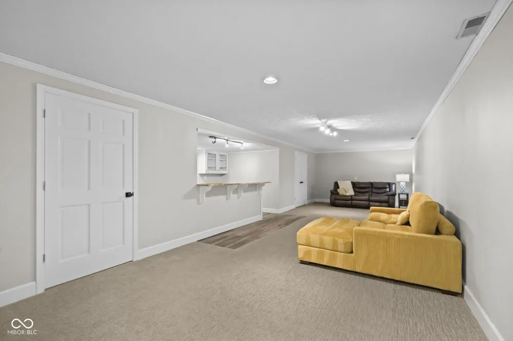 220 Governors Lane Zionsville, IN 46077