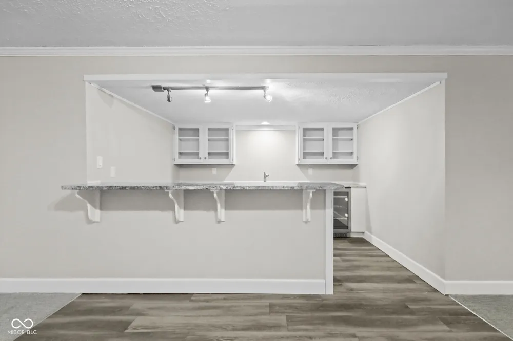 220 Governors Lane Zionsville, IN 46077