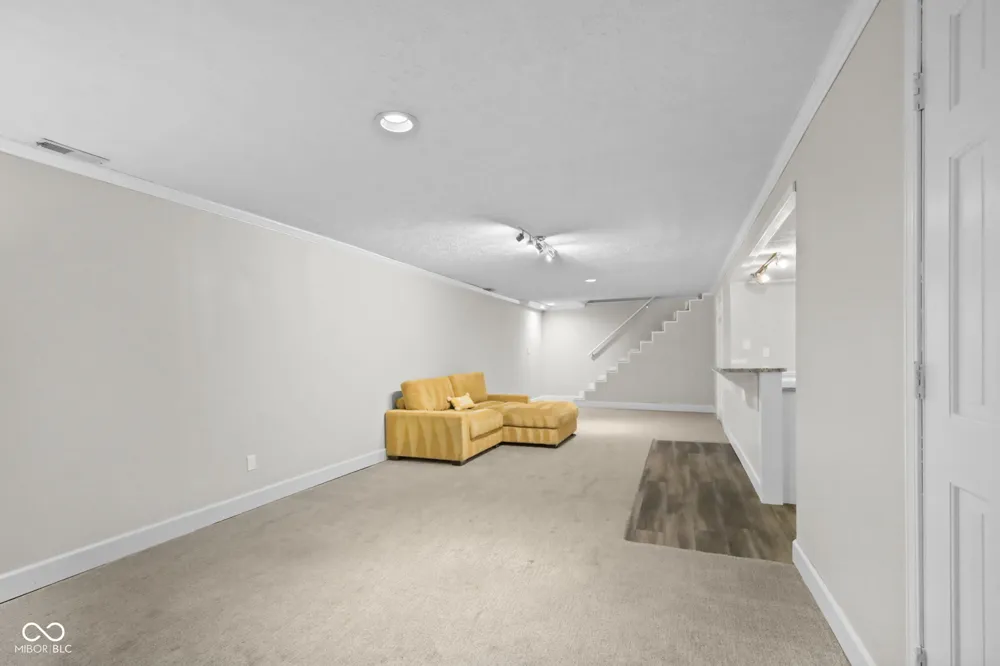 220 Governors Lane Zionsville, IN 46077