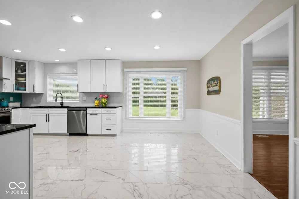 220 Governors Lane Zionsville, IN 46077