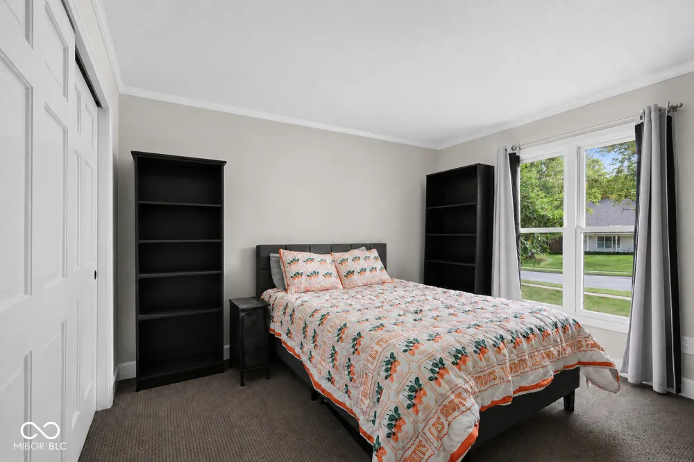 220 Governors Lane Zionsville, IN 46077