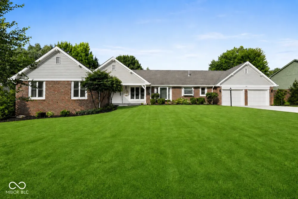220 Governors Lane Zionsville, IN 46077