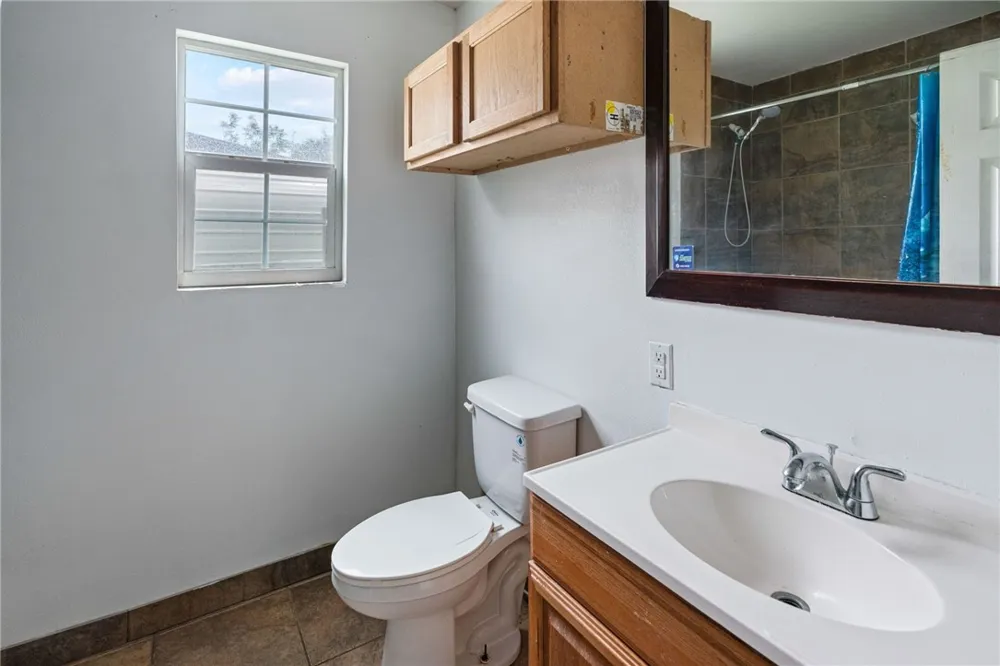 921 Terry Street Rockport, TX 78382