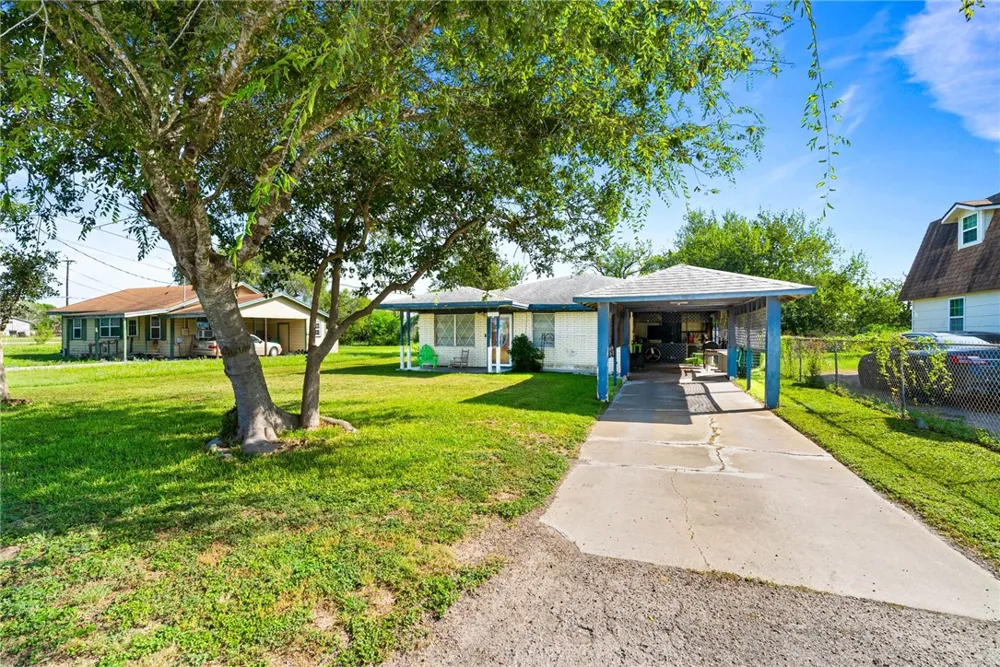 104 Dahme Street Orange Grove, TX 78372