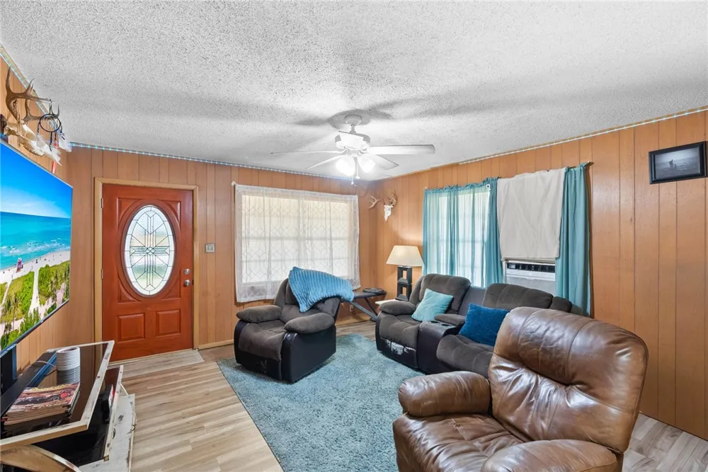 104 Dahme Street Orange Grove, TX 78372