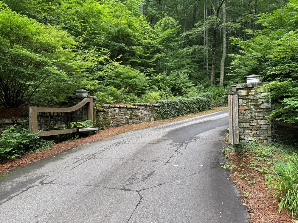 Historic Highlands Drive Highlands, NC 28741