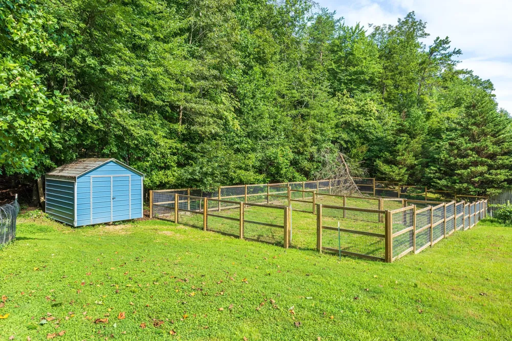 363 County Road 51 Riceville, TN 37370