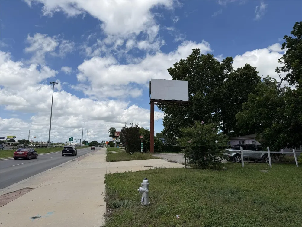 315 Linda Drive San Marcos, TX 78666