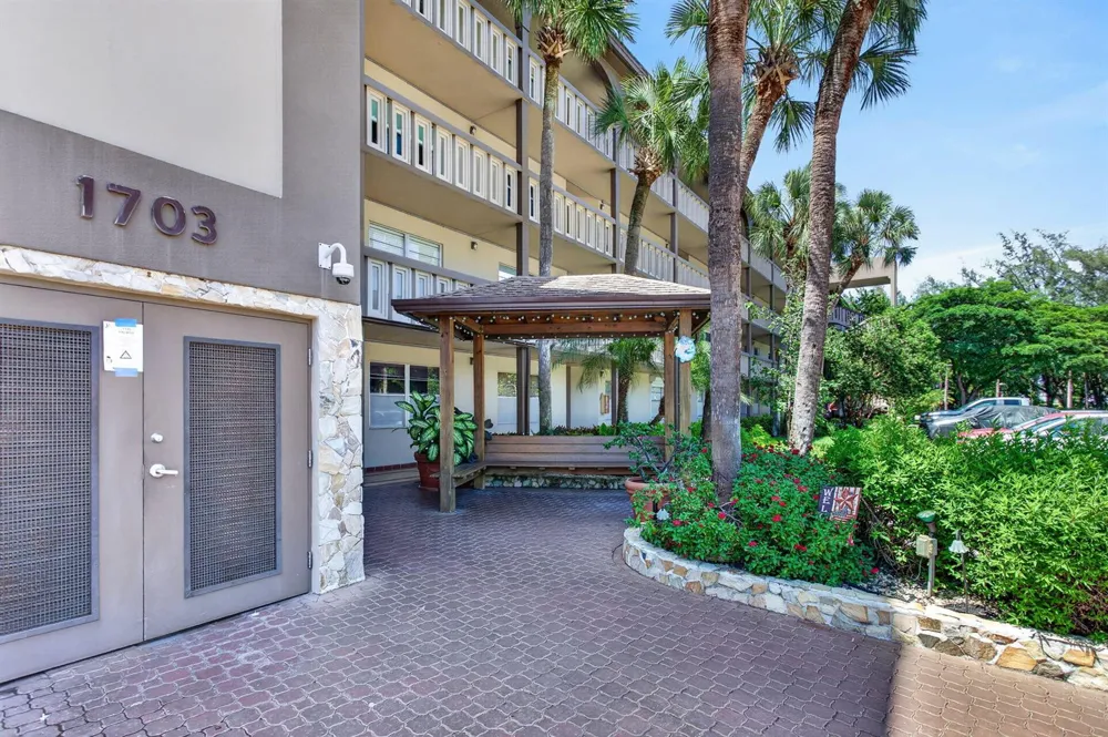 1703 Andros Isle #N3 Coconut Creek, FL 33066