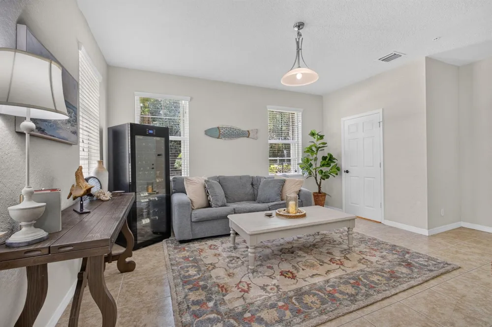 128 W Royal Palm Circle #101 Jupiter, FL 33458