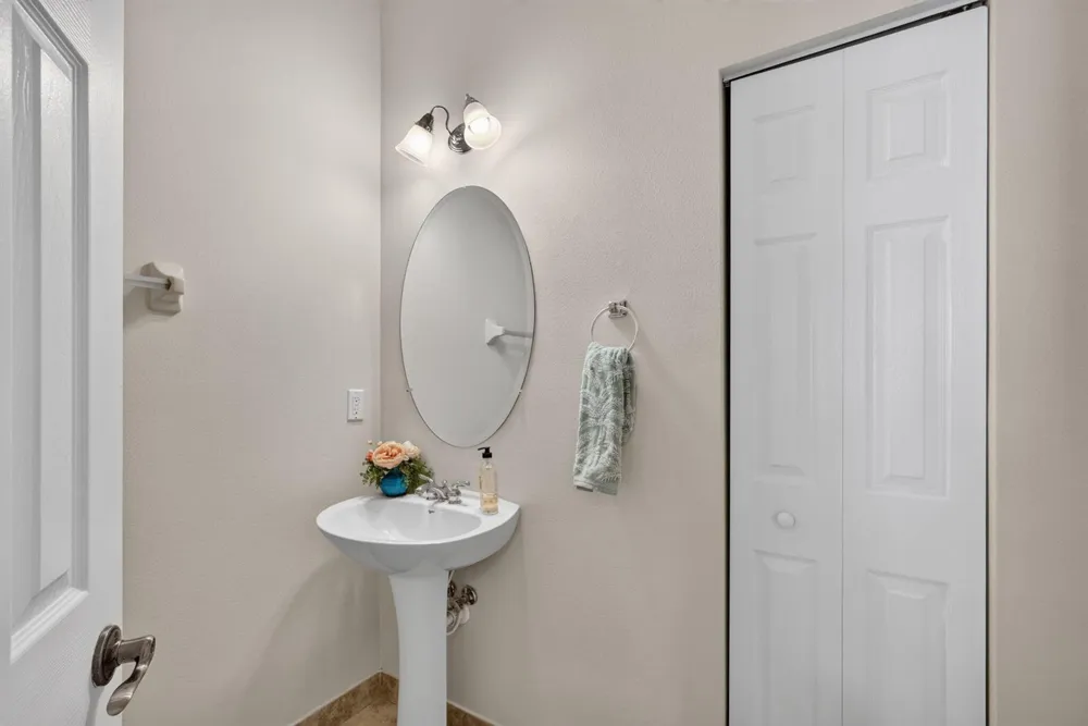 128 W Royal Palm Circle #101 Jupiter, FL 33458