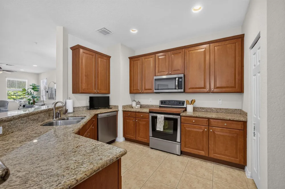 128 W Royal Palm Circle #101 Jupiter, FL 33458
