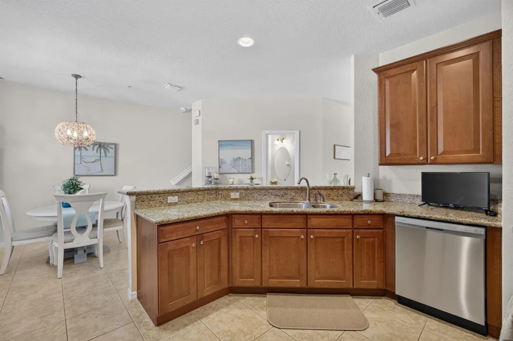 128 W Royal Palm Circle #101 Jupiter, FL 33458