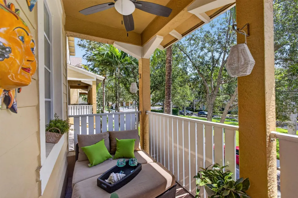 128 W Royal Palm Circle #101 Jupiter, FL 33458