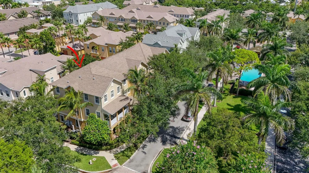 128 W Royal Palm Circle #101 Jupiter, FL 33458