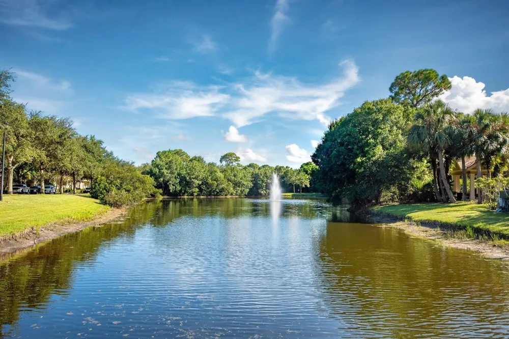 128 W Royal Palm Circle #101 Jupiter, FL 33458