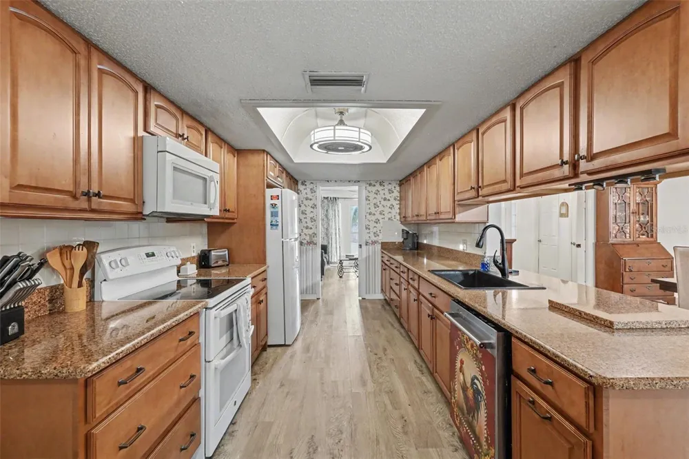 8251 EARLSHIRE LANE Spring Hill, FL 34606