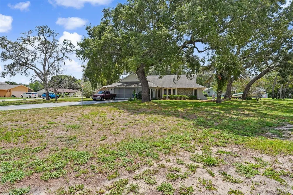 8251 EARLSHIRE LANE Spring Hill, FL 34606