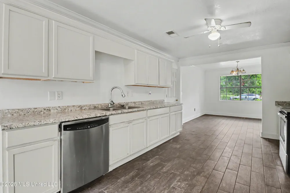 1307 Wisteria Lane Long Beach, MS 39560