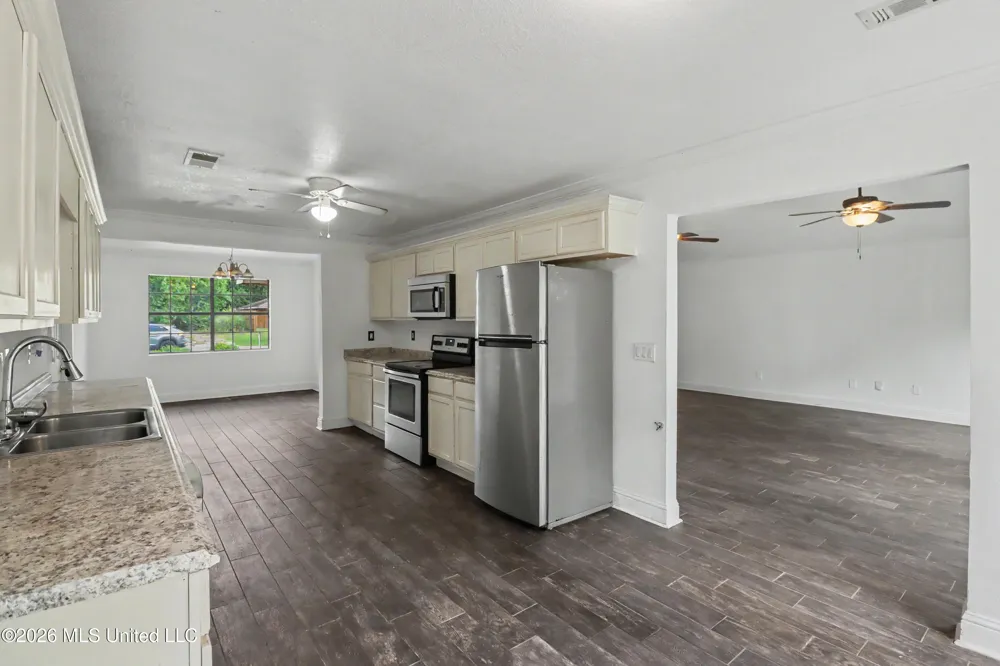 1307 Wisteria Lane Long Beach, MS 39560