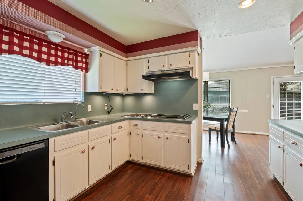 4303 Seneca Street Pasadena, TX 77504