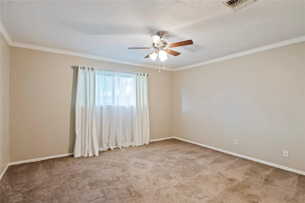 4303 Seneca Street Pasadena, TX 77504