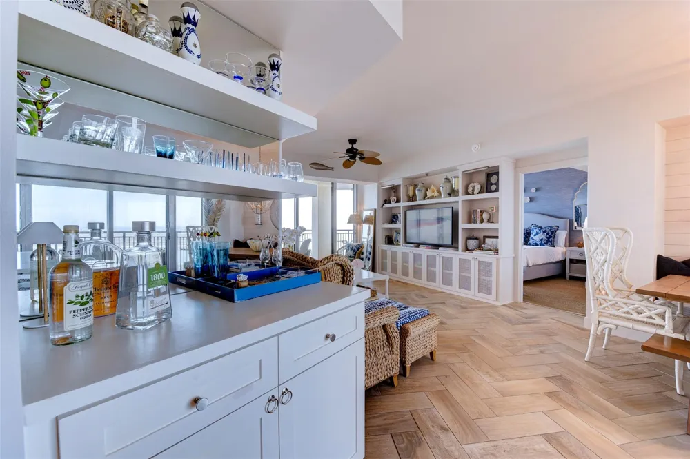 801 E Beach Drive #BC1910 Galveston, TX 77550