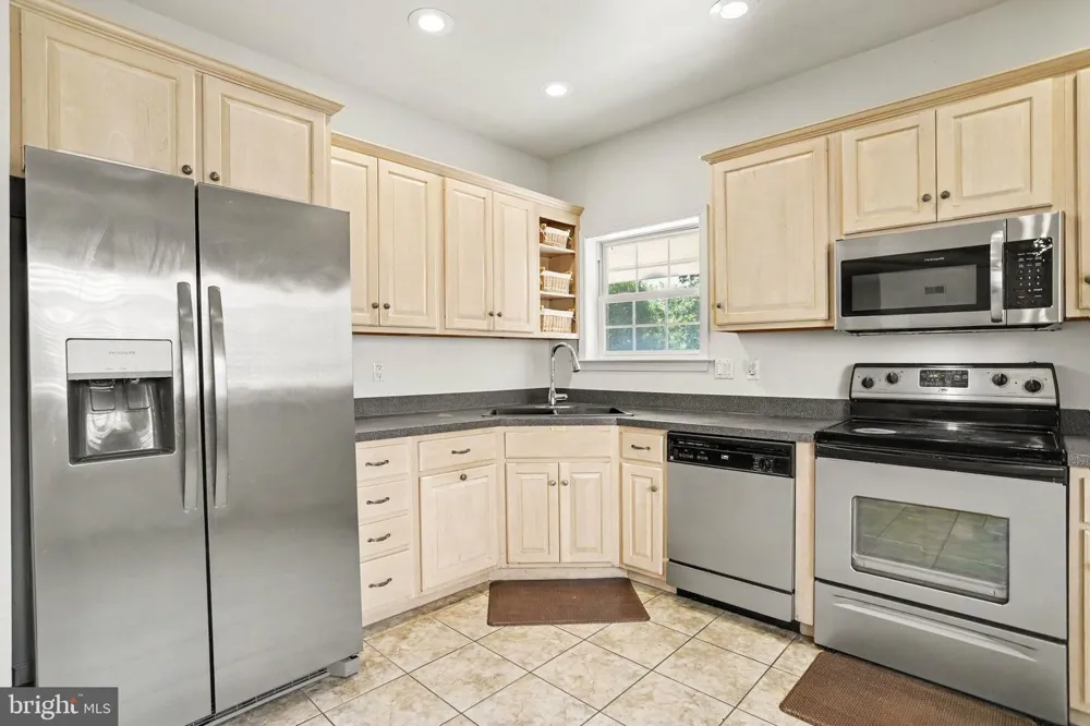 532 WATERSIDE CIR L-0133 Lebanon, PA 17042