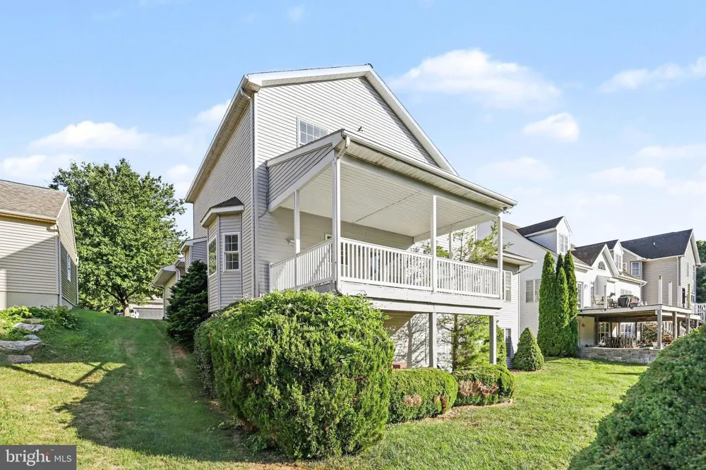 532 WATERSIDE CIR L-0133 Lebanon, PA 17042
