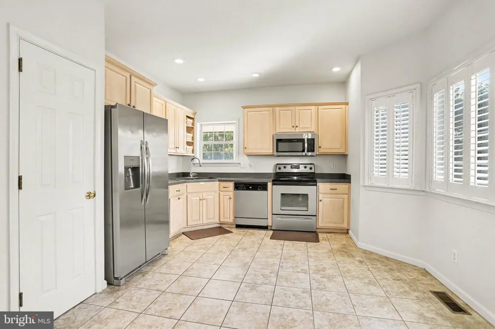 532 WATERSIDE CIR L-0133 Lebanon, PA 17042