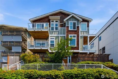 2540 14th Avenue W