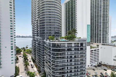 488 NE 18th Street #1515
