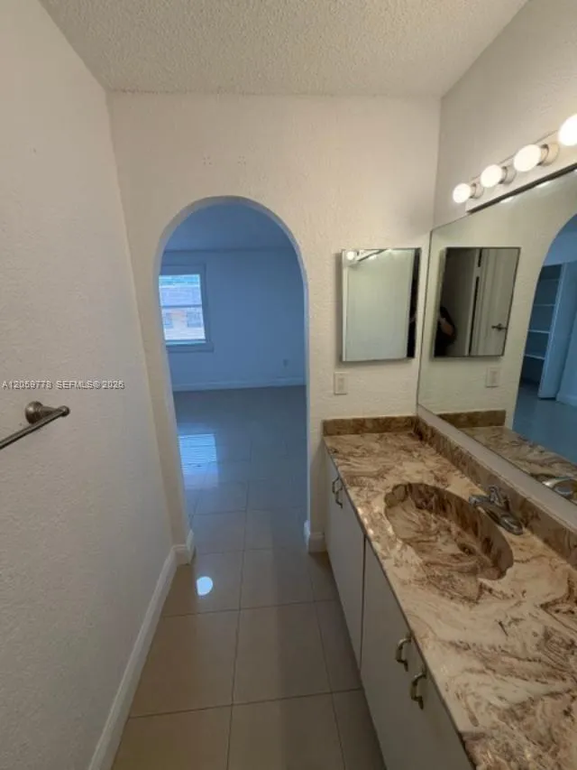 1362 nw 24 avenue #1362 Miami, FL 33125