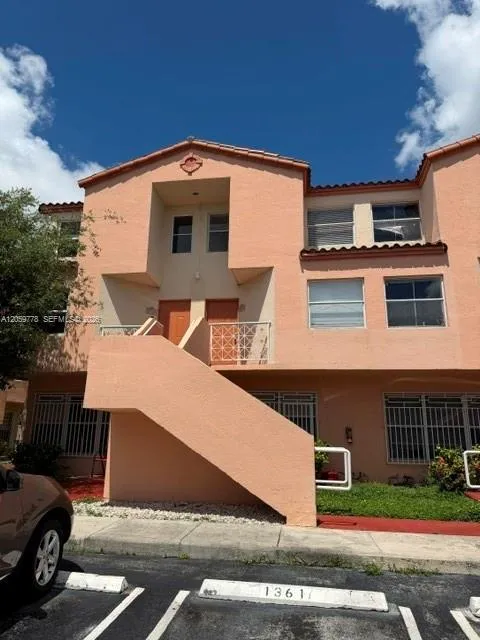 1362 nw 24 avenue #1362 Miami, FL 33125