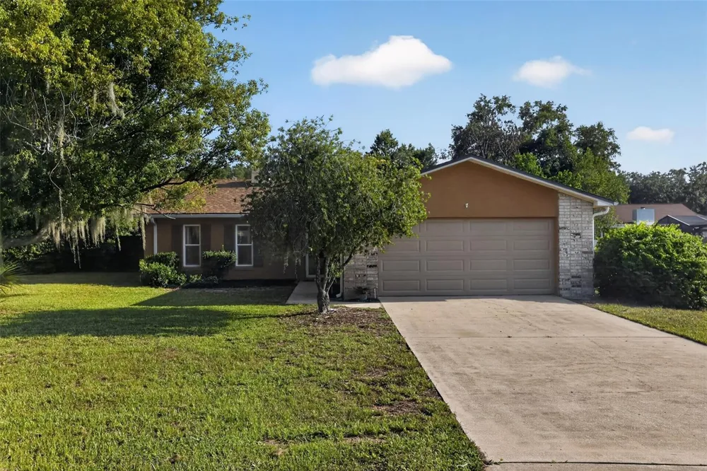 13635 BERKSHIRE COURT Grand Island, FL 32735