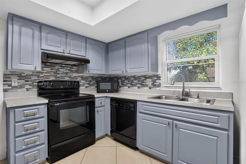 13635 BERKSHIRE COURT Grand Island, FL 32735