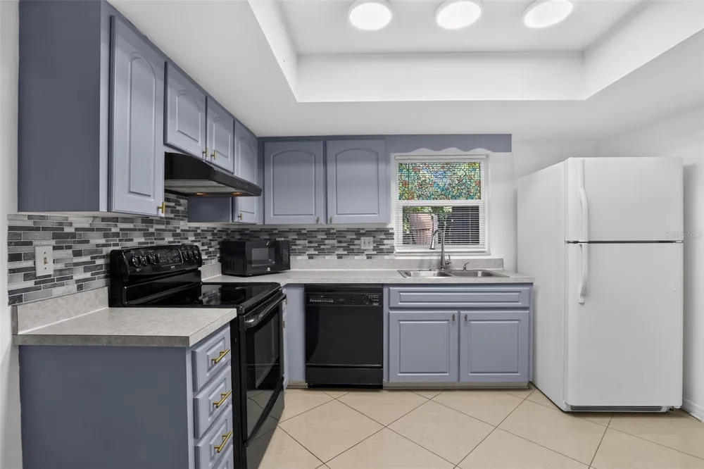 13635 BERKSHIRE COURT Grand Island, FL 32735