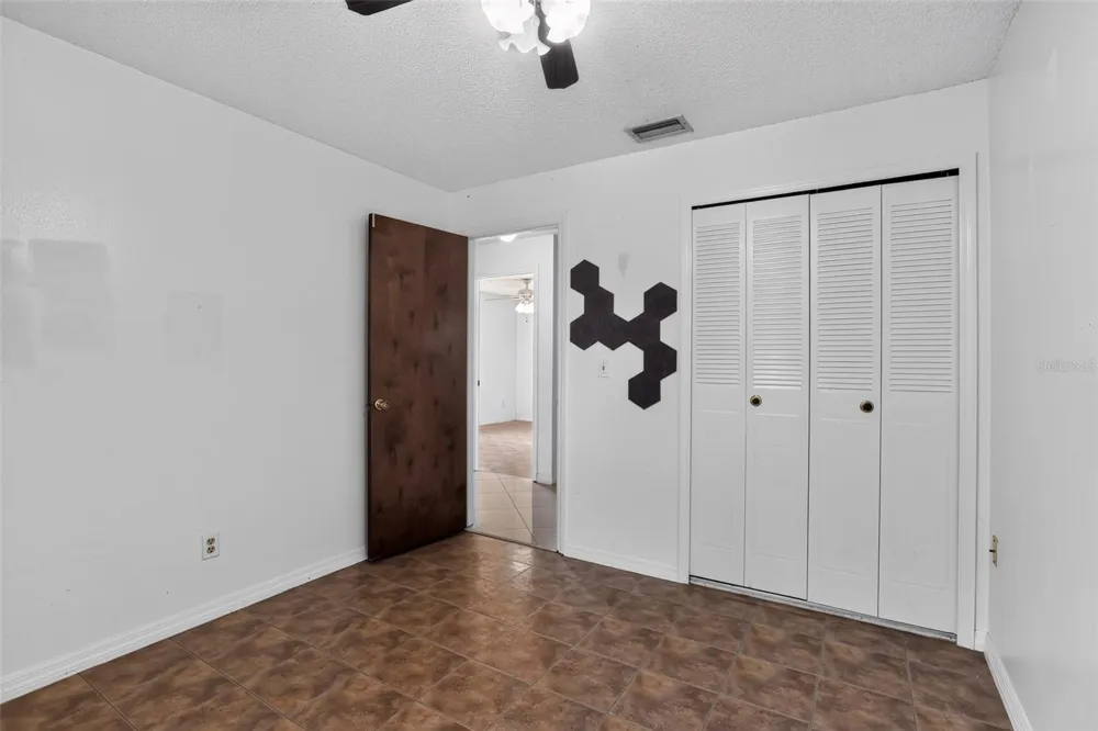 13635 BERKSHIRE COURT Grand Island, FL 32735