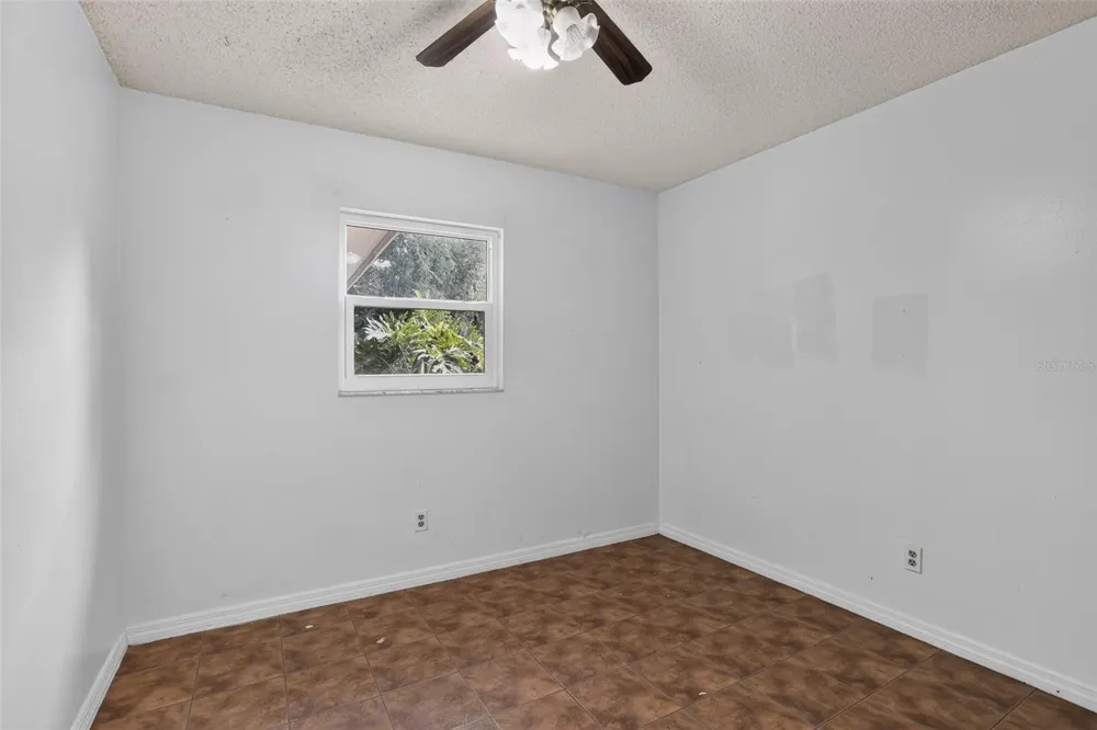 13635 BERKSHIRE COURT Grand Island, FL 32735