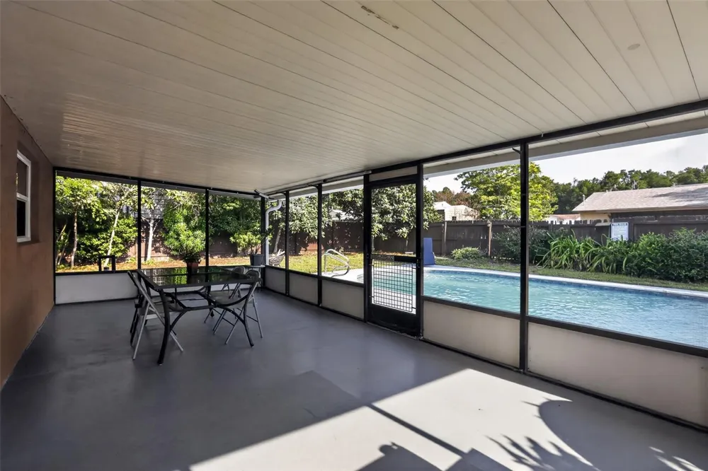 13635 BERKSHIRE COURT Grand Island, FL 32735