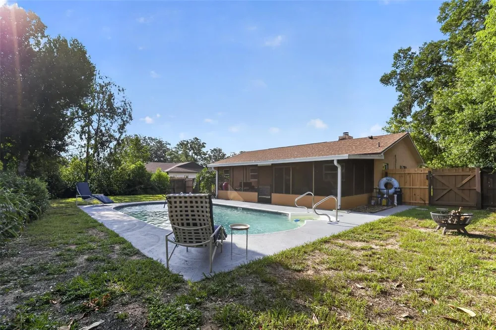 13635 BERKSHIRE COURT Grand Island, FL 32735
