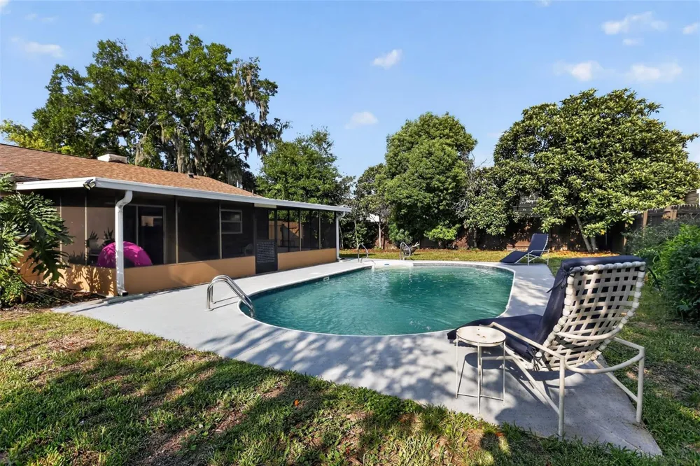 13635 BERKSHIRE COURT Grand Island, FL 32735