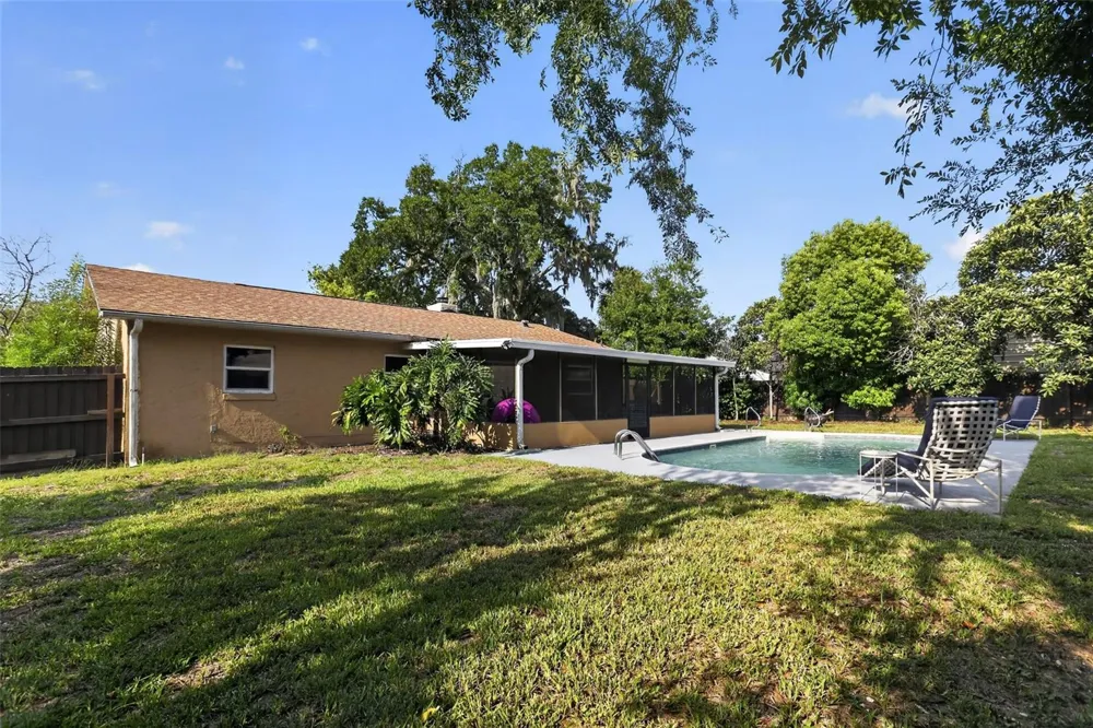 13635 BERKSHIRE COURT Grand Island, FL 32735