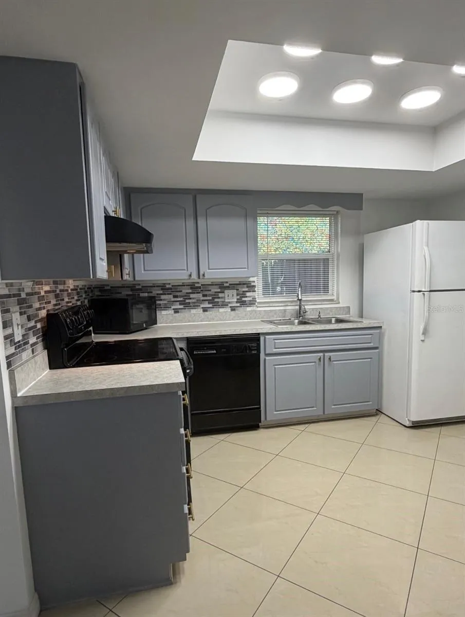 13635 BERKSHIRE COURT Grand Island, FL 32735