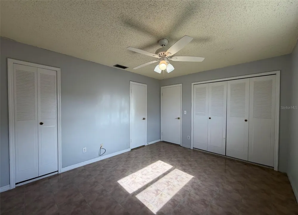 13635 BERKSHIRE COURT Grand Island, FL 32735