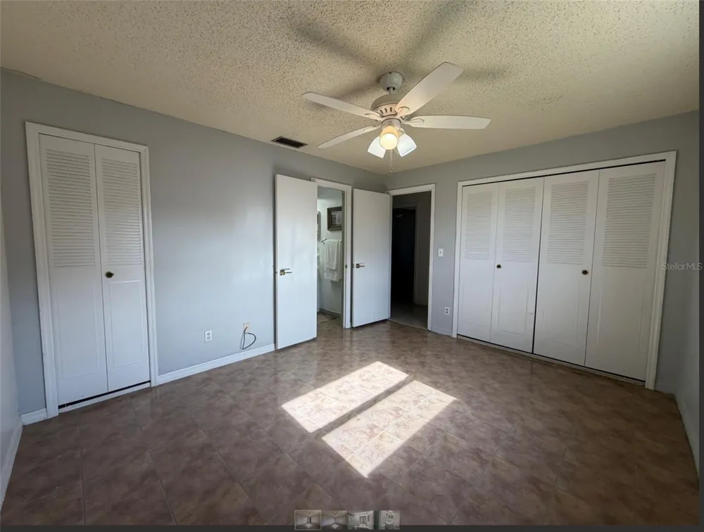 13635 BERKSHIRE COURT Grand Island, FL 32735